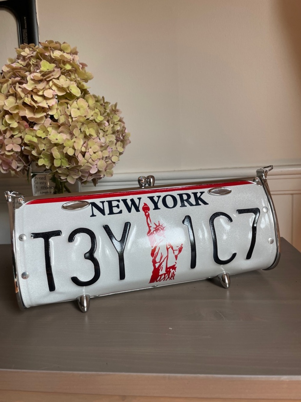NWT Vintage Little Earth Collectible California/NY License Plate Clutch - Picture 2 of 11